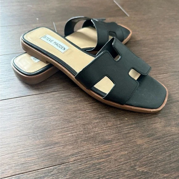 Steve Madden Black Leather Sandals - Picture 2 of 3